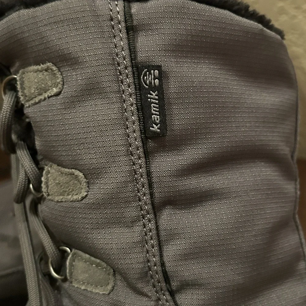 Kamik Brooklyn Waterproof Winter Boots Women's Sz 8 (EUR 39) Charcoal‎ Fall Snow